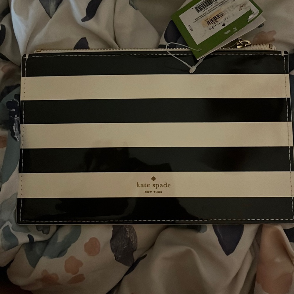 🎉HP 🎉Kate Spade Black and White
Striped Pencil Pouch!